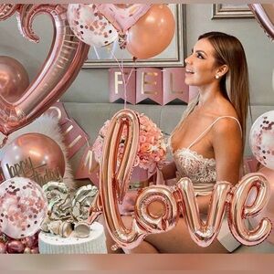 ROSE GOLD LOVE BALLONS